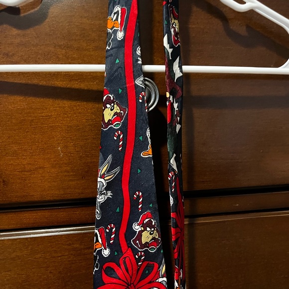 Warner Bros. Looney Tunes Christmas Tie - Picture 3 of 5